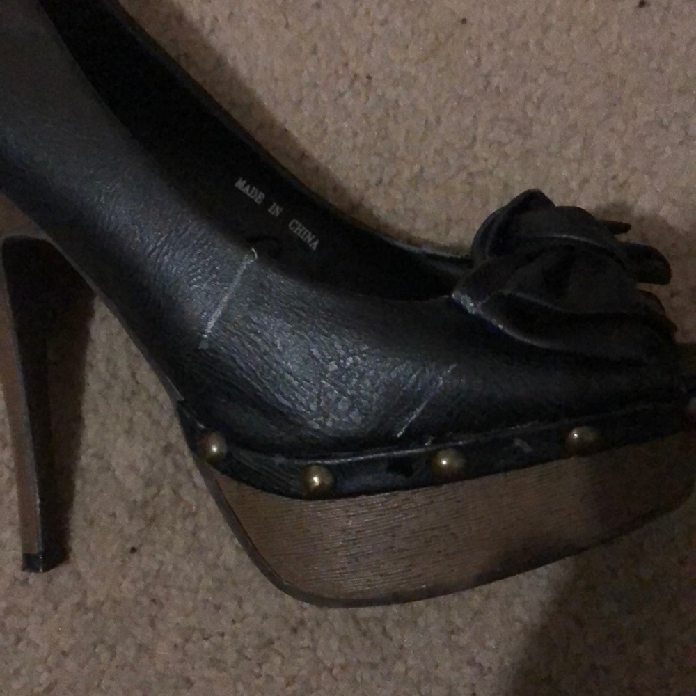 Shoe